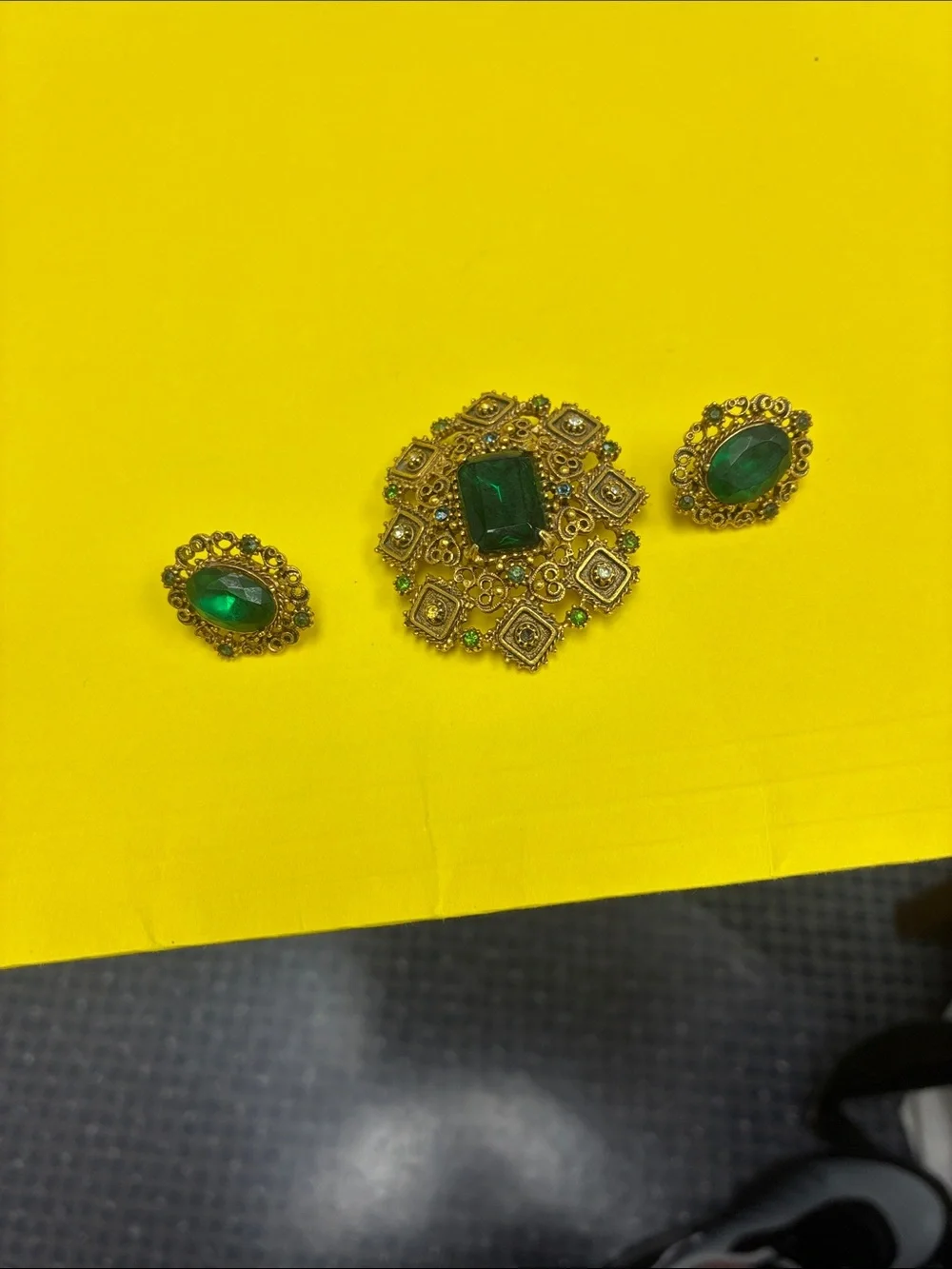 Vintage-Inspired Gold Tone Brooch and Earrings Set with Emerald Green Stones